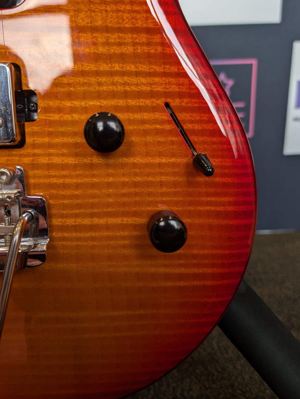 Music Man Signature Luke III Ex-Demo