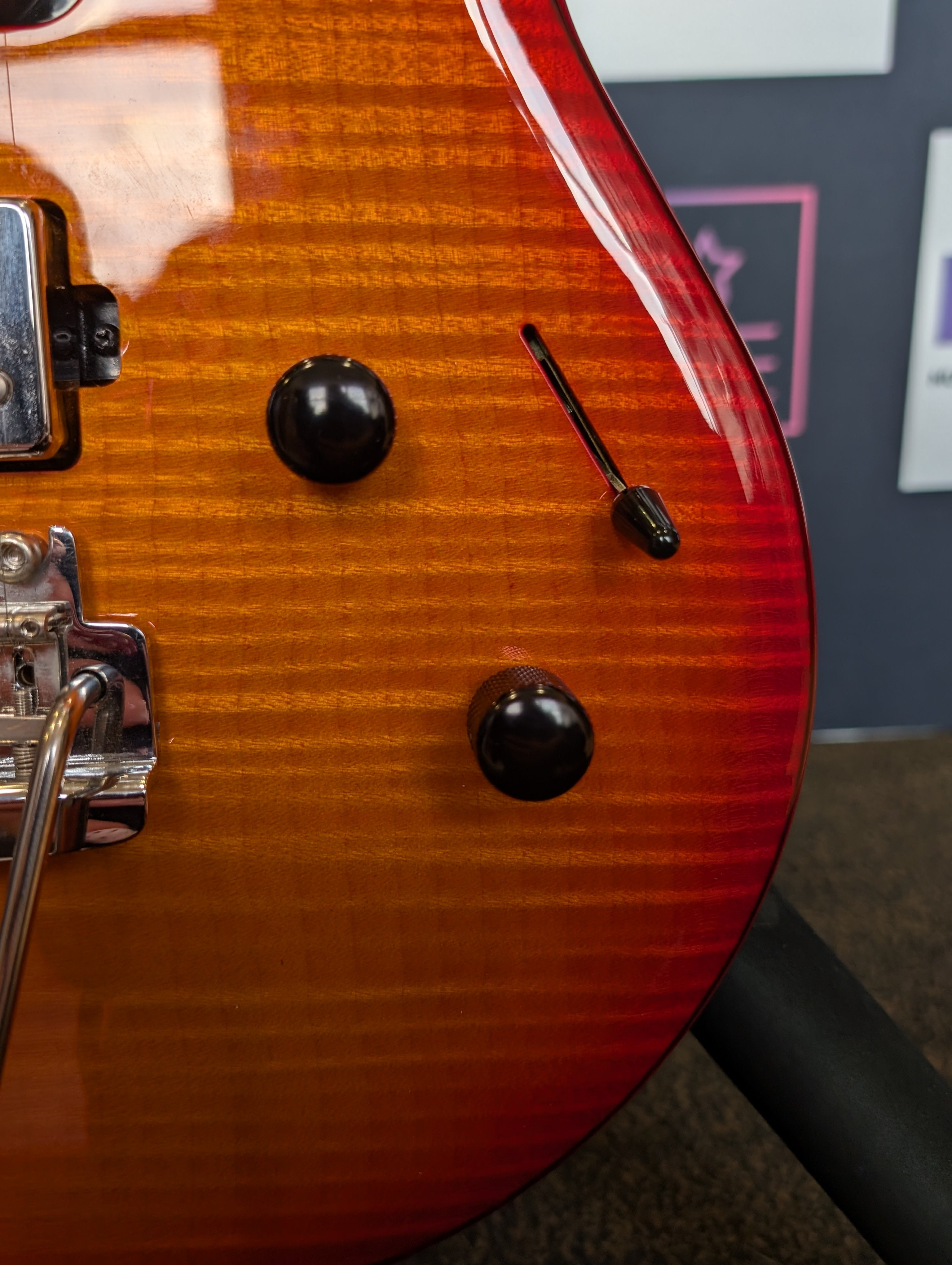 Music Man Signature Luke III Ex-Demo