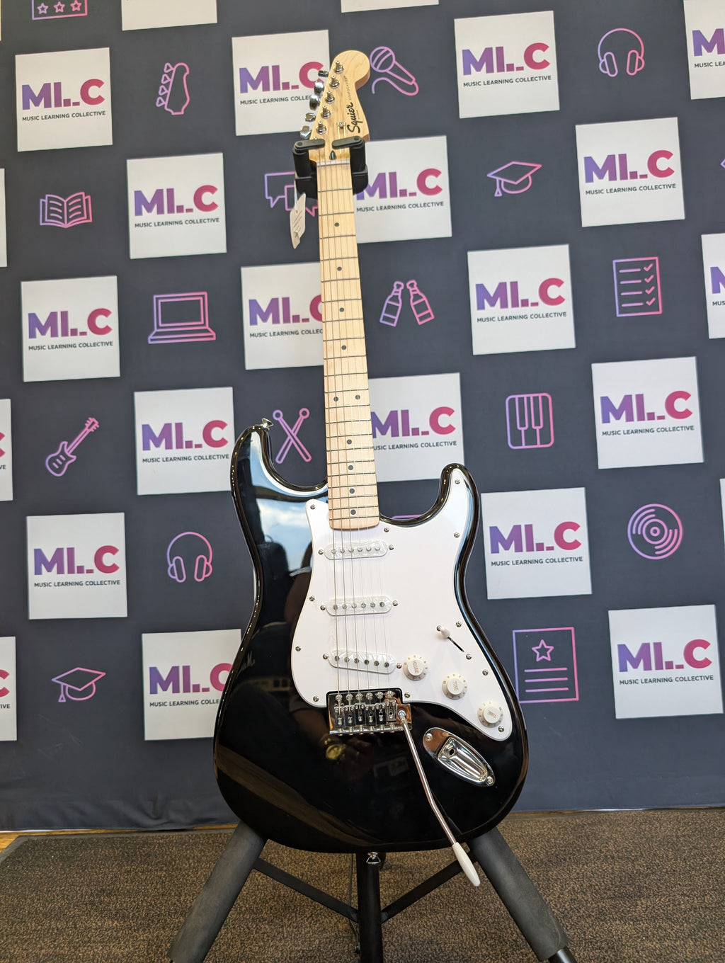 Stagg Electric Guitar Stratocaster Style Black Pre-Owned