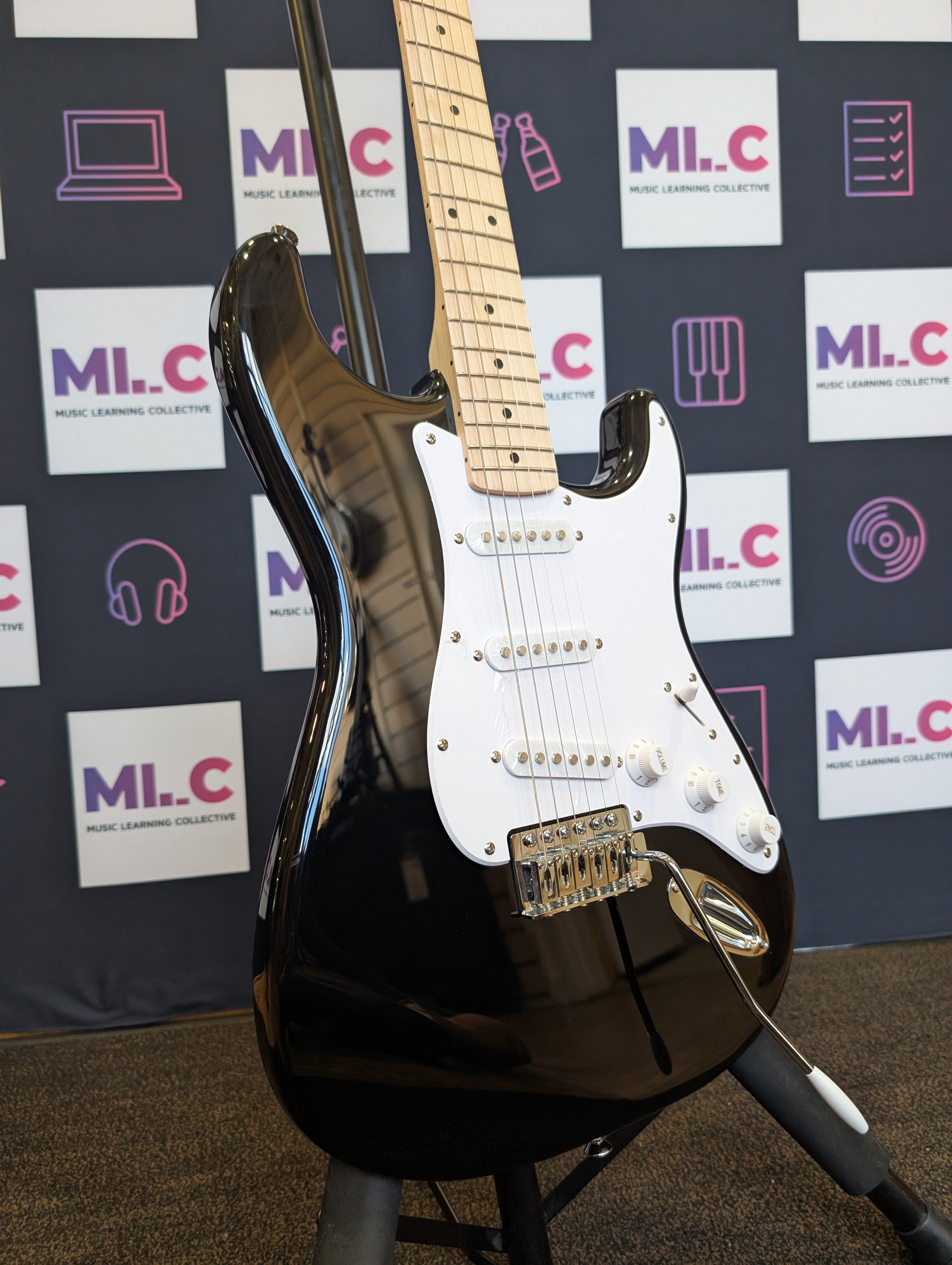 Stagg Electric Guitar Stratocaster Style Black Pre-Owned