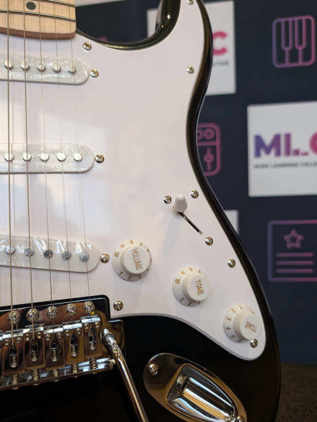 Stagg Electric Guitar Stratocaster Style Black Pre-Owned