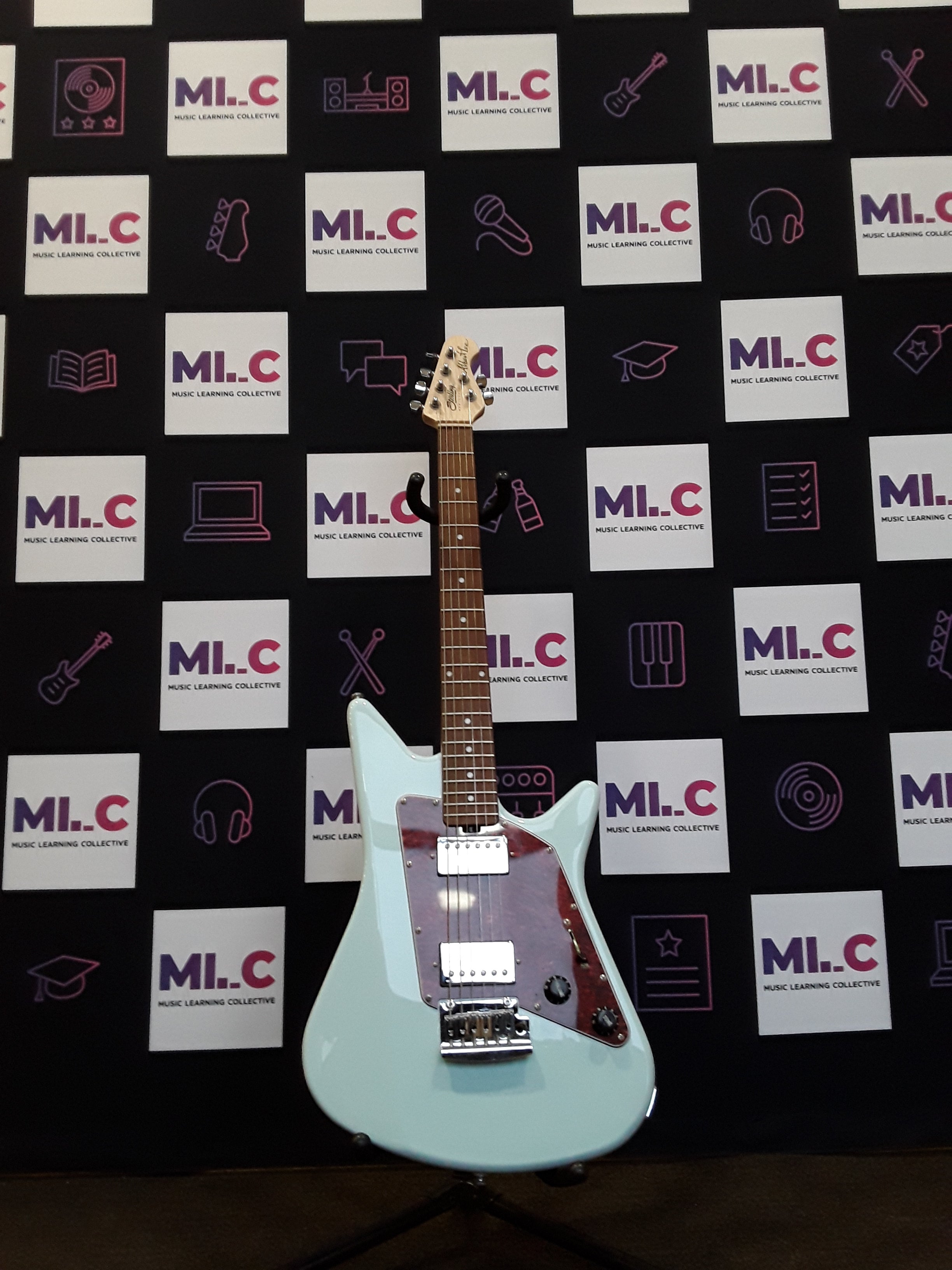 Sterling by Music Man Sub Series Albert Lee Daphne Blue Pre-Owned