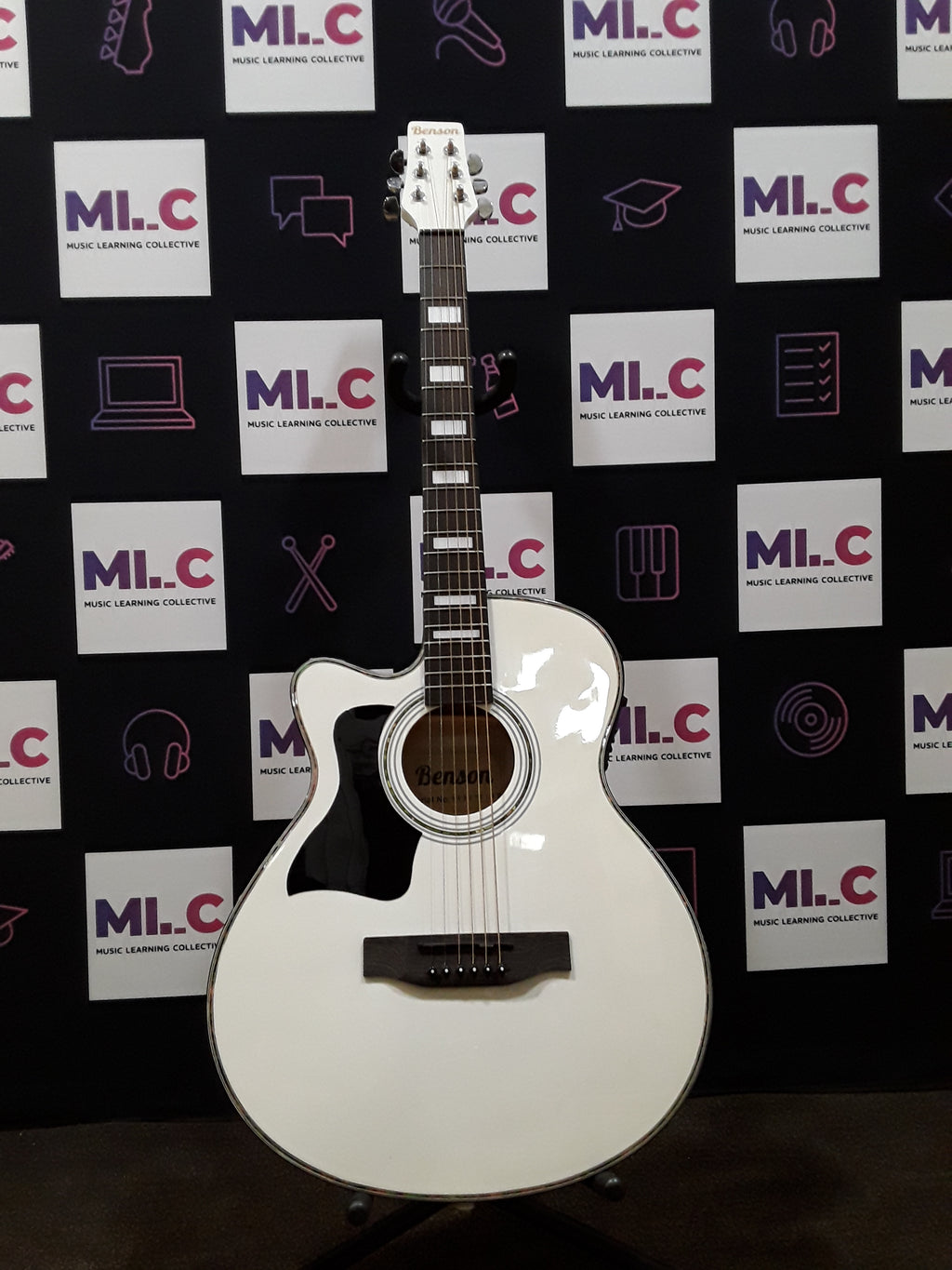 Benson Festival Electro-Acoustic Guitar White L/H Pre-Owned