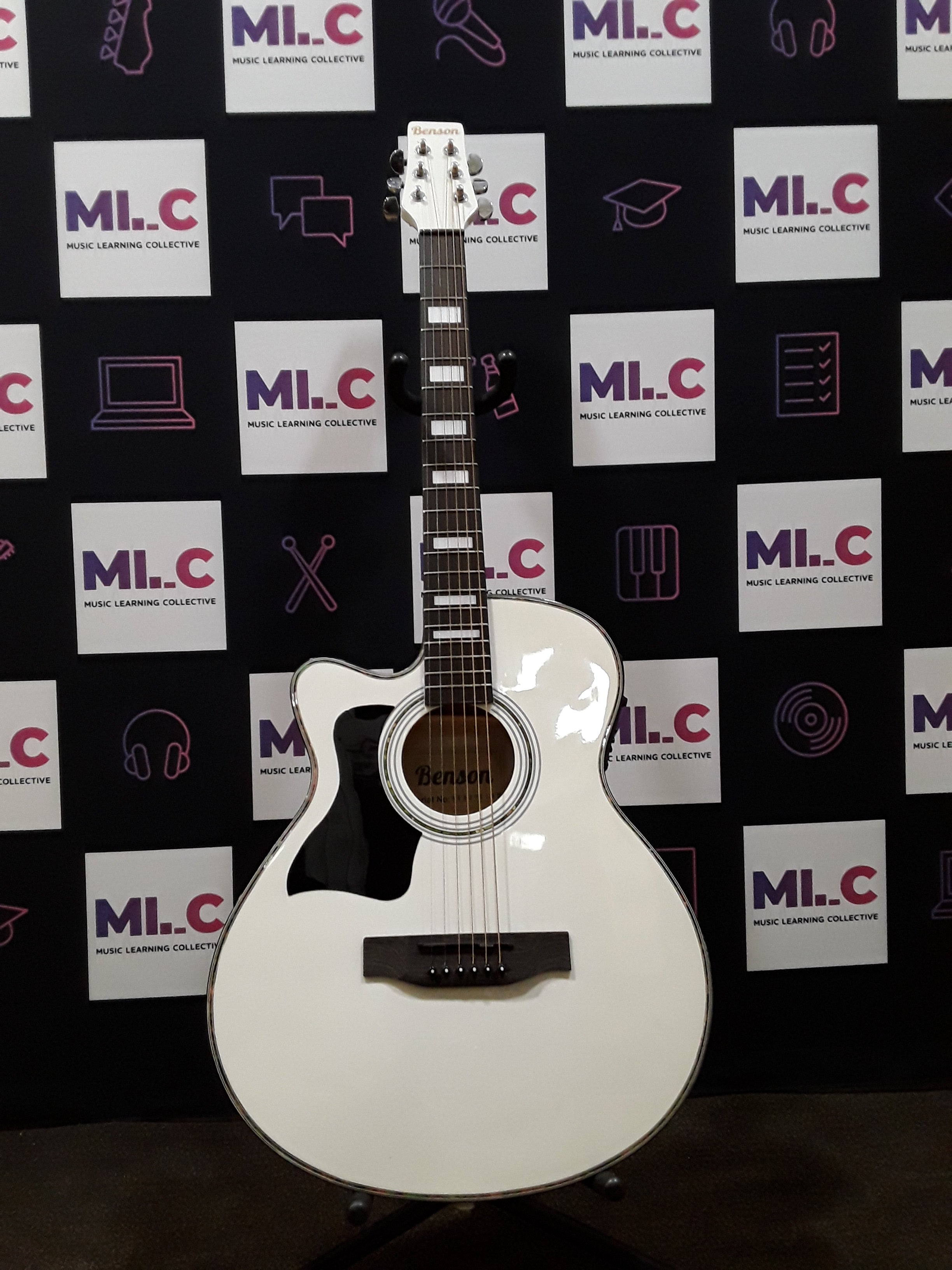 Benson Festival Electro-Acoustic Guitar White L/H Pre-Owned
