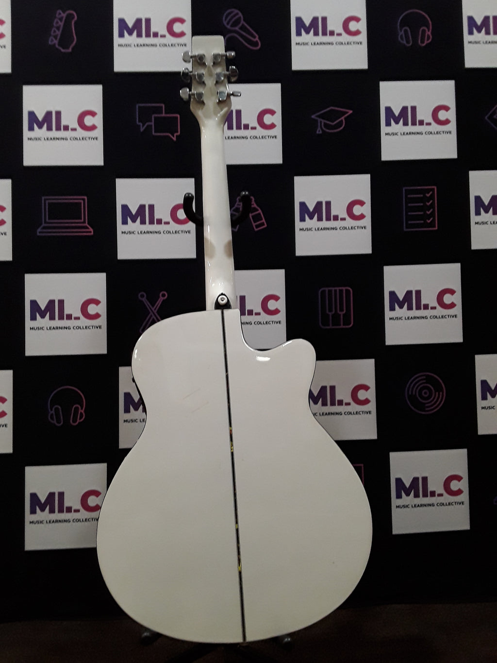 Benson Festival Slimline Acoustic Guitar White L/H Pre-Owned
