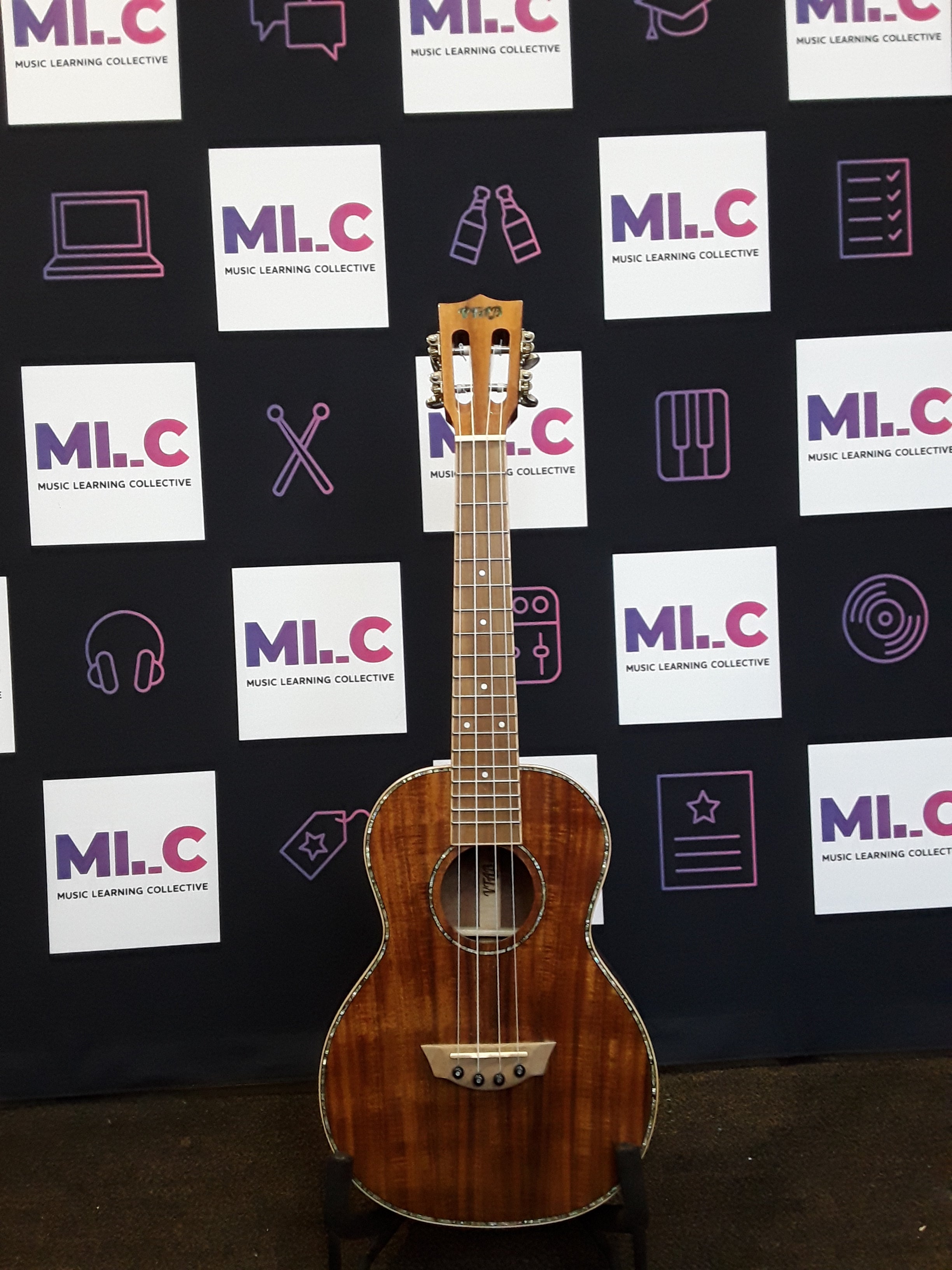 Ukulele VTAB FS-T15 All Solid Acacia Tenor With GigBag Pre-owned
